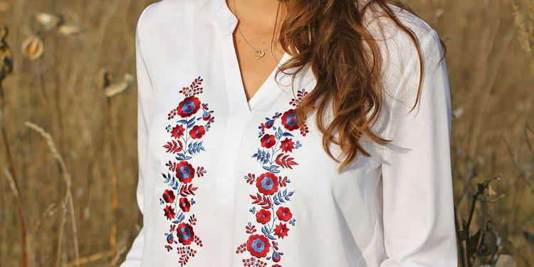 Blouses brodées