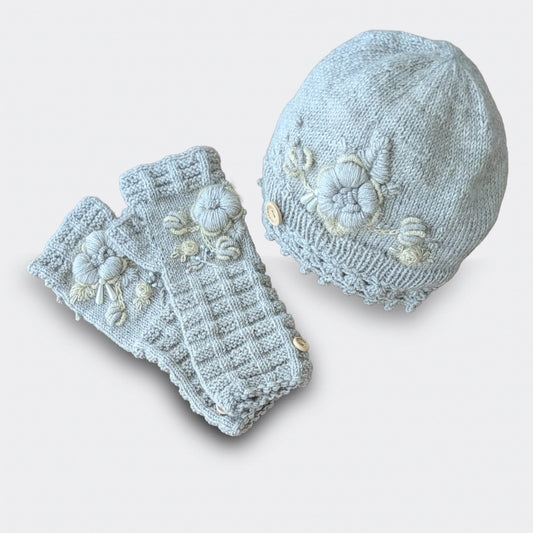 Ensemble "Brume nordique" - Fleurs beige-écru sur fond gris clair