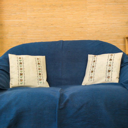 housses de coussins avec des fleurettes à la verticale de part et d'autres