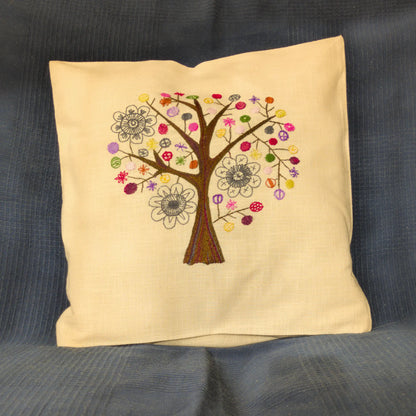 Motif d’arbre brodé main aux couleurs vives. Modèle N°1