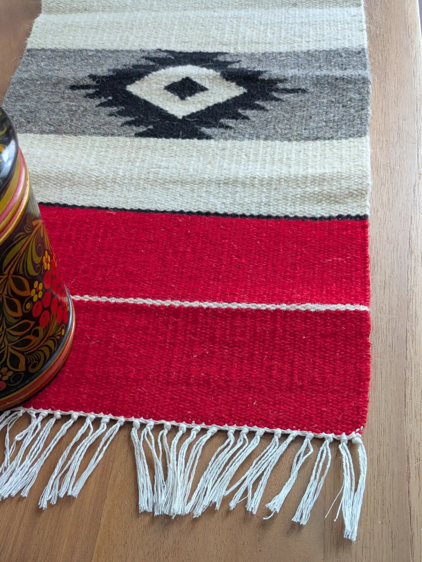 Tapis balkan en laine avec franges, tissé main à plat au Monténégro